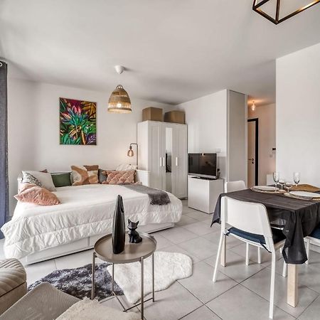Emergence - Beautiful Studio For 2 People Balcony And Garage آنسي المظهر الخارجي الصورة