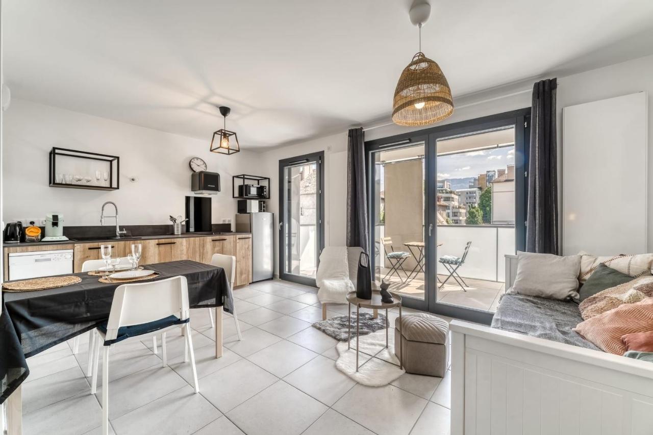 Emergence - Beautiful Studio For 2 People Balcony And Garage آنسي المظهر الخارجي الصورة