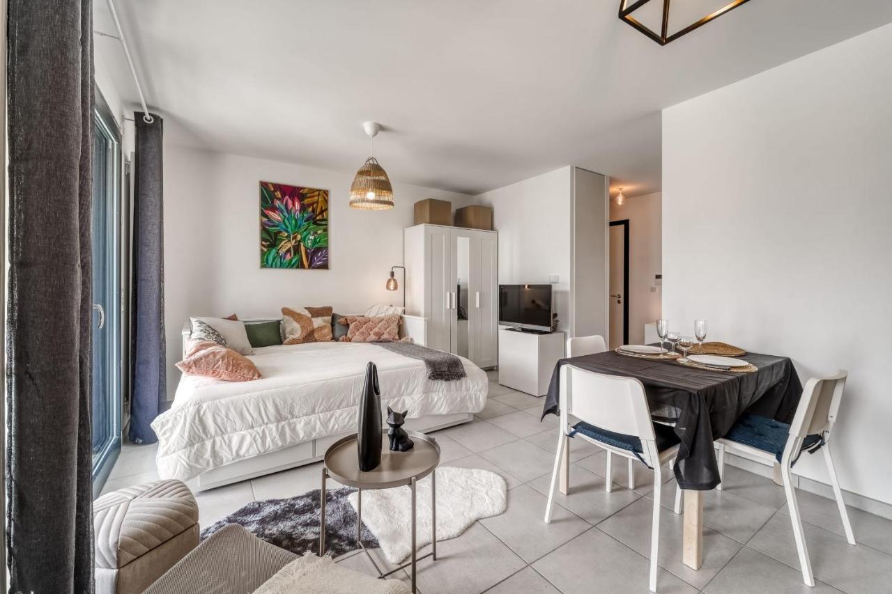 Emergence - Beautiful Studio For 2 People Balcony And Garage آنسي المظهر الخارجي الصورة